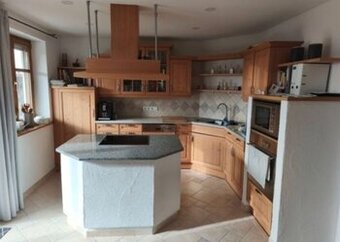 Moderní linka z masivu se spotřebiči,7204