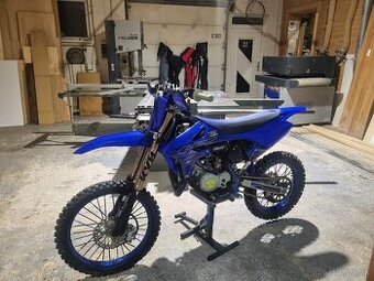 Yamaha yz 85 - 1