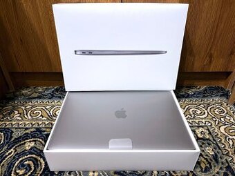 P: Apple Macbook Air M1 Space Grey - 16GB RAM - 256GB SSD