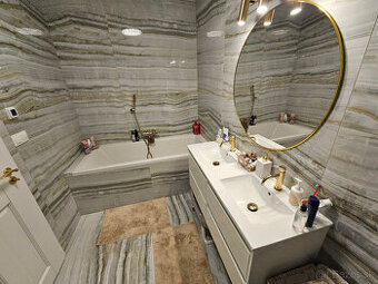 Moderný 3 izbový byt 94 m2 s kompletným zariadením, parkovac