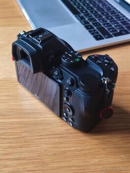 NIkon Z5