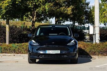 Tesla Model Y Long Range 378kW / TOP STAV /