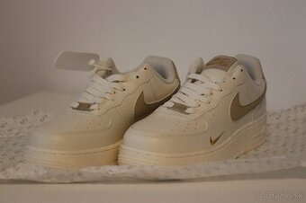 Nike AIR FORCE1 '07 BEIGE KHAKI 37