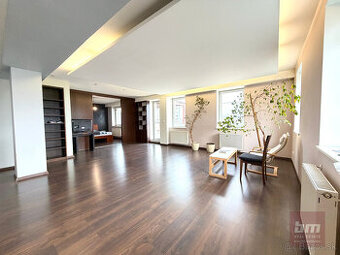 Predaj - novostavba s terasou na začiatku Karlovej Vsi - 1