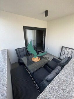 Chorvátsko - Zariadená novostavba so záhradou len 90m od plá