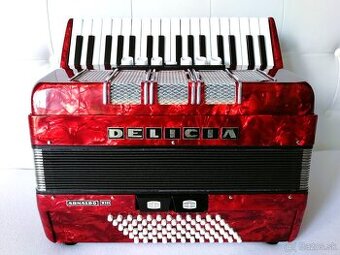 Predam akordeon Delicia Arnaldo 72 bas.