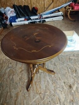 Starožitný nábytok - stolík 2