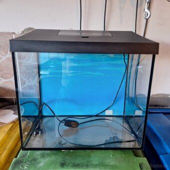Akvárium 30l aj s príslušenstvom