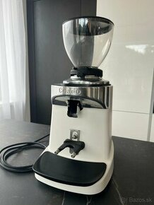 Profesionálny mlynček na kávu zn. CEADO - 1