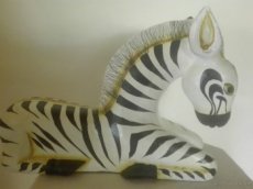 Zebra z dreva - ručne maľovaná - 1