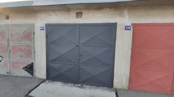 Garáž s Elektrinou a veľkou jamou NDCA P. Jilemnickeho