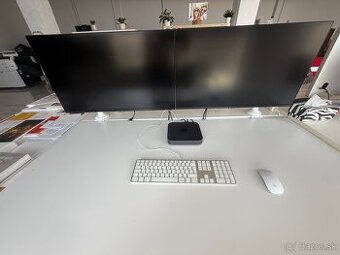 Mac Mini + 2 monitory 32”