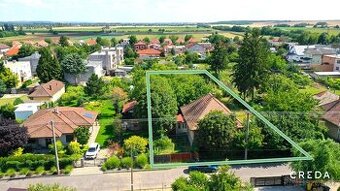 CREDA | predaj starší rodinný dom s veľkým pozemkom, Ivanka