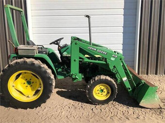 Traktor John Deere 790