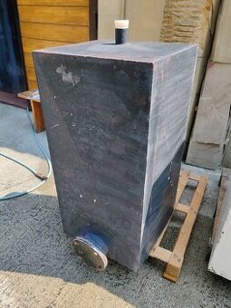 Nerezová nádrž na víno