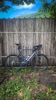 Trek Madone SL 6 AXS Gen 8 XL 2025 (wattmeter v cene)