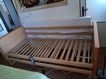 Elektrická polohovateľná posteľ na kolieskach