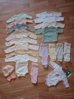 Balík oblečenia pre bábätko novorodenca