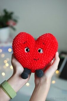 Háčkované plyšové srdiečko