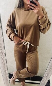 Damska talianska velurova suprava browni