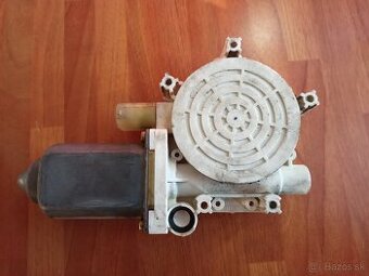 Motorček ovládanie zadného okna BMW E39
