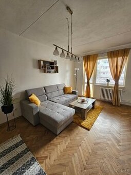 2-izbový byt s balkónom – centrum Brezna - 1