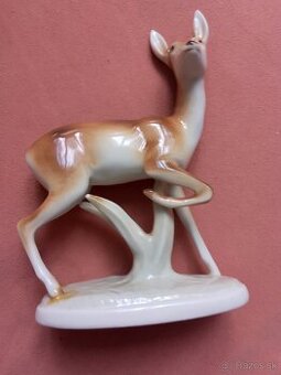 Porcelánova soška Jeleň