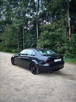 BMW E90 320d 130kw automat