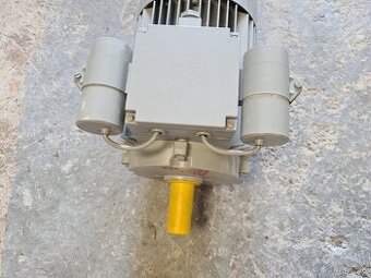 Predám nový jednofázový el.motor 3kW 2900ot 230V