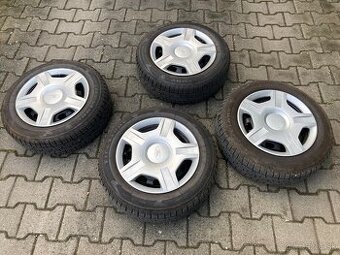 Predám sadu kolies s puklicami na Ford Fiesta