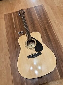 Yamaha F310 + Značkový kapodaster v cene