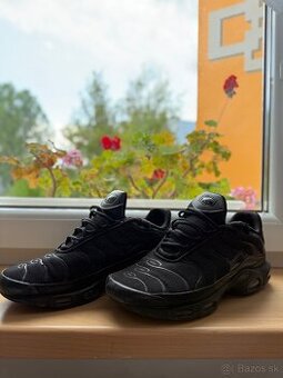 Nike Air Max Plus Triple Black