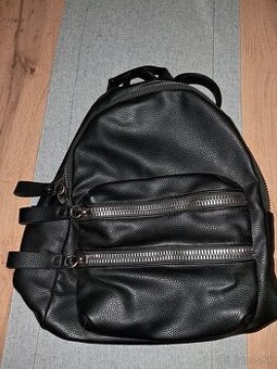 ČIERNY BATOH