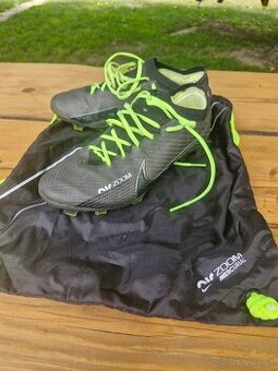 Kopačky Nike Mercurial , veľkosť EU 40