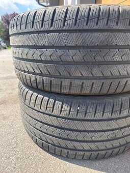 Celoročné Pneu Vredestein Quatrac Pro 285/35R22