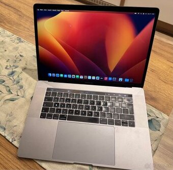 Apple MacBook Pro 15” late 2016 A1707