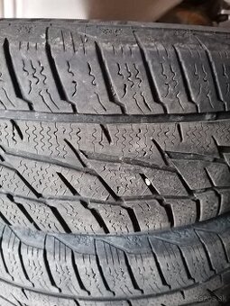 Predám zimné pneu 195/65 R-15