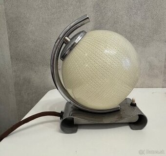 Krásna stolová lampa