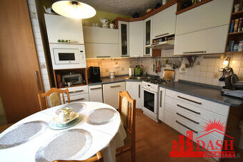 Na predaj veľký 3 izbový byt s lodžiou, 77 m2, Trenčín, Hala - 1