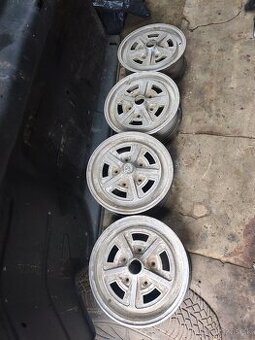 Lada Niva melber r16