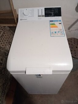 AUTOMATICKA PRACKA ELEKTROLUX-NAKLADANIE Z HORA.