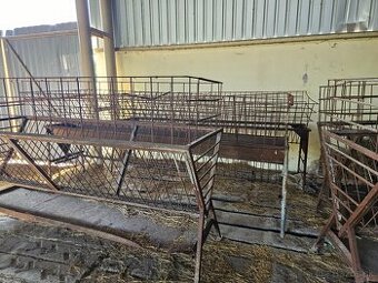 Krmelce / jasle na seno pre ovce/ kozy