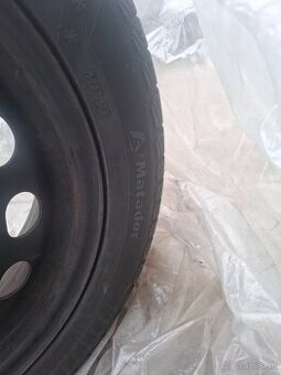 Zimne pneu 215/45 R16