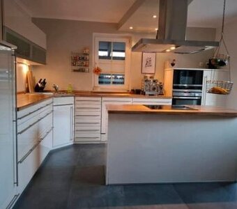 Luxusní lesklá linka s ostrůvkem a spotřebiči,6053