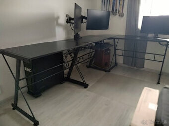 nabytok velky kancelarsky pisaci stol, stolicka a regal