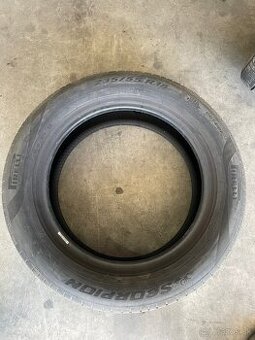 Pirelli scorpion 235/55r18