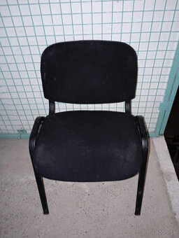13—Stolička čierna kancelárska