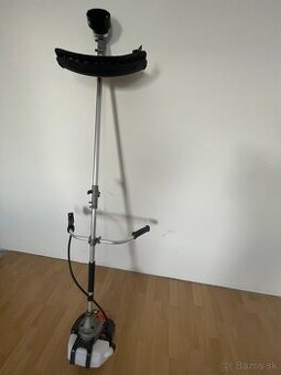 Kosacka na travu benzinova