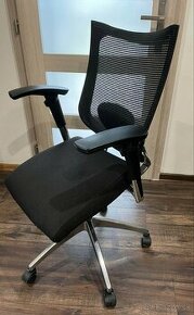 Ergonomická kancelárska stolička