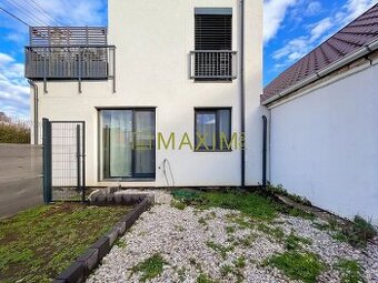 EXKLUZÍVNA PONUKA – ŠTÝLOVÝ 2-IZBOVÝ BYT S VLASTNOU ZÁHRADOU